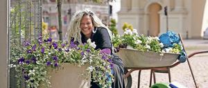 Ausgzeichnetes Engagement. Die Blumenfee „Ele“ erhielt für ihren Einsatz auf dem Potsdamer Luisenplatz einen mit 3000 Euro dotierten Sonderpreis.