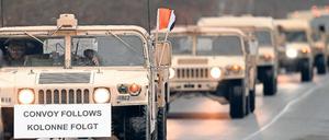Quer durch Deutschland. Insgesamt 2050 Fahrzeuge verlegt das US-Militär in 102 Konvois auf dem Straßenweg nach Polen oder in die baltischen Staaten. Brandenburg ist zusammen mit Sachsen als Knotenpunkt besonders betroffen.