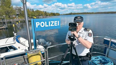 Wachsam auf dem Wasser. Die Polizei blitzt auch Boote.