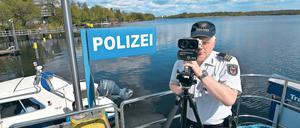 Wachsam auf dem Wasser. Die Polizei blitzt auch Boote.