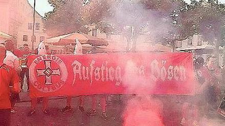 Feier? Nach diesem Bild ermittelt der polizeiliche Staatsschutz.