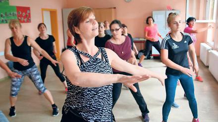 In Bewegung. Beim „Frauen-Sporttag“ des Landessportbundes Brandenburg können kostenlos über 40 Kurse ausprobiert werden. Nach Hoppegarten im Vorjahr ist nun Stahnsdorf Veranstaltungsort.