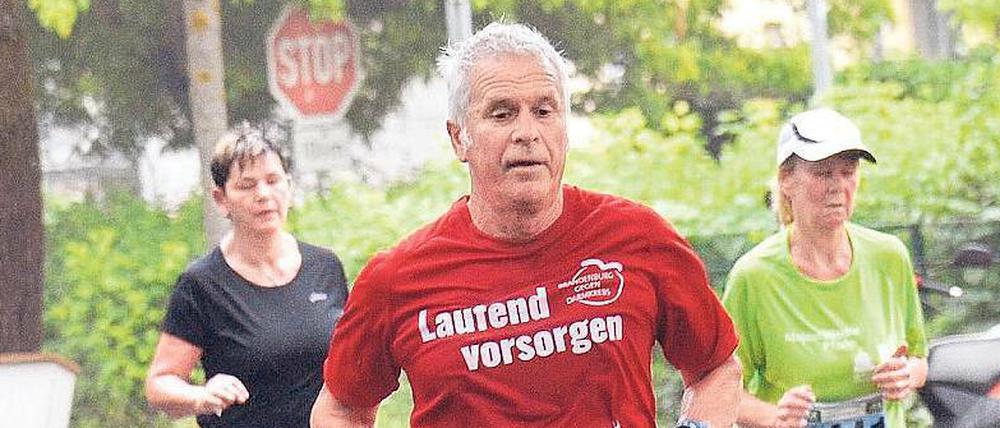 Laufender Botschafter. Peer Hartwig in der AOK-Heldenstaffel.