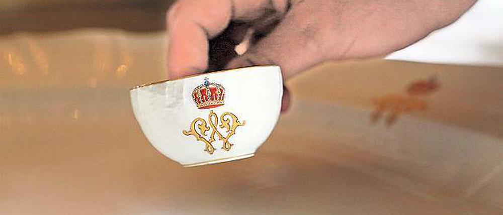 Mit „Wilhelm“ drauf. Die Tasse ziert das Monogramm des Kaisers.