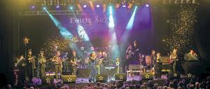 Echte Ärzte, echt gut, echte Hilfe. Die Berliner Band, die aus lauter musikverrückten Medizinern besteht, ist am Samstag bei einem Benefizkonzert im Lindenpark zu erleben.