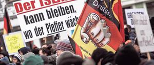 Gut vernetzt. Bei Protesten des Vereins Zukunft Heimat in Cottbus redeten vor allem Mitglieder der AfD und von Pegida. Nur knapp die Hälfte der Beiträge stammt vom Verein selbst, dessen Mitglieder teils auch bei der AfD sind.