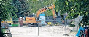 Rückbau. Nächste Woche fällt die letzte Baracke an der Bahnhofstraße.