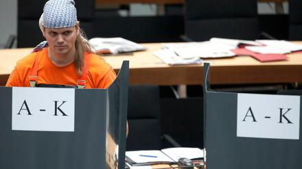 Trägt Tuch: Gerwald Claus-Brunner von den Berliner Piraten.