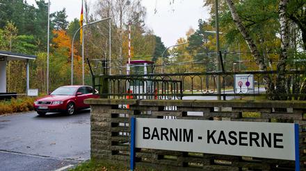 Das Führungskommando des Heeres zieht nach Strausberg - eigentlich ein Grund zur Freude in dem ostbrandenburgischen Städtchen. Doch gleichzeitig soll die Zahl der Soldaten und Angestellten in der "Barnim Kaserne" reduziert werden.