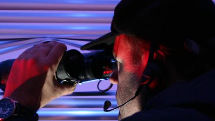 Staatsschützer untersuchen - mit polizeilichen Mitteln - neben anderen Delikten auch Terrorwarnungen und politische Straftaten.