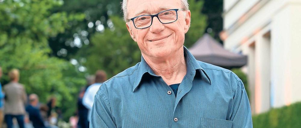 Besuch aus Israel. Der Autor und Friedensaktivist David Grossman ist in diesem Jahr „Writer in Residence“ bei der Lit:potsdam. Beim Festakt im Park der Villa Jacobs sprach er über „die Festung Israel“ und die Lage im Nahen Osten. Die ist „zu hoffnungslos, um sie den Hoffnungslosen zu überlassen“, sagt Grossman.