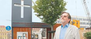 Erinnerungen. Wolfgang Bolten war vor 50 Jahren bei der Sprengung der Garnisonkirche dabei. Sein Büro befand sich damals genau gegenüber der Kirche. Hinter dem Absperrband hätte sich kaum jemand getraut, Zweifel zu äußern, erzählt er.