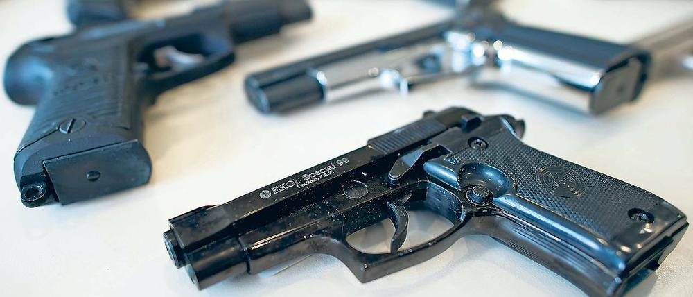 Wo sind sie? Jedes Jahr werden in Deutschland – wie hier in Baden-Württemberg – von der Polizei zahlreiche Waffen beschlagnahmt. Was später aus ihnen wird, scheint zumindest in Brandenburg nicht immer nachvollziehbar.