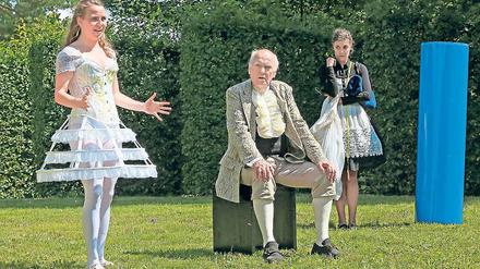 Komödienzeit. Das Poetenpack spielt am Neuen Palais.