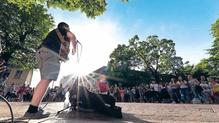 So klingt die Stadt. Am Donnerstag wird in ganz Potsdam die Fête de la Musique gefeiert. Die Brandenburger Straße wird dann zur längsten Bühne der Stadt.