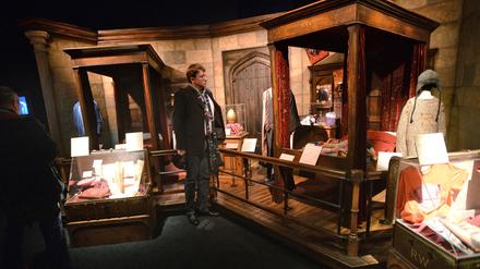 Ab nach Hogwarts. In der Ausstellung werden begehbare Sets aus der Schule für Hexerei und Zauberei zu sehen sein. 
