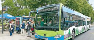 Ausgebremst. Die Busse der Linie 631 fahren seit Januar 2017 zur Hauptverkehrszeit alle 15 Minuten zwischen dem Bahnhof Werder und dem Potsdamer Hauptbahnhof. Künftig sollen sie Verkehrsplanern zufolge am Platz der Einheit enden, um Parallelverkehre mit Straßenbahnen und Stadtbussen zu vermeiden.