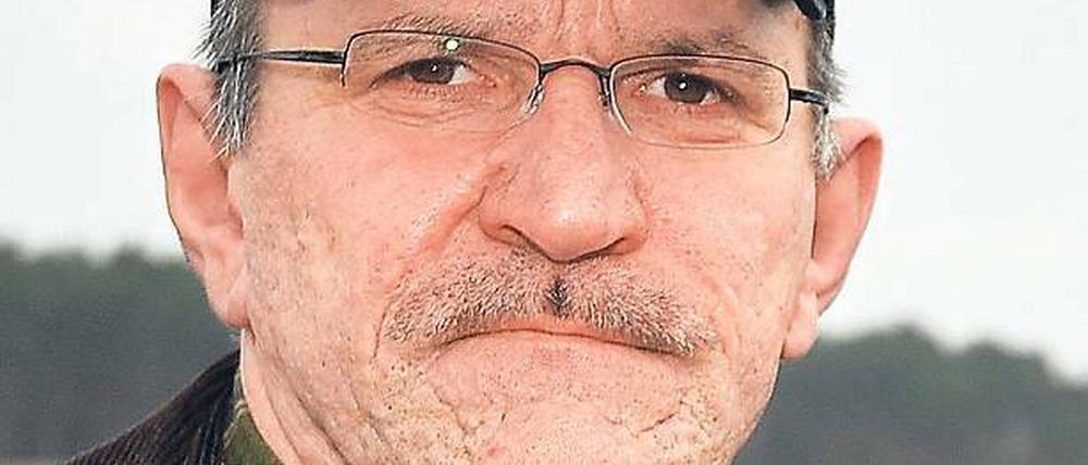 Not-Ernte. Viele Bauern in Brandenburg versuchen zu retten, was zu retten ist. Seit zwei Wochen ernten sie teilweise auf ihren Feldern, denn durch den Wassermangel kann das Getreide nicht mehr wachsen. Da die Ähren aber nur klein sind, drohen den Landwirten schlechte Verkaufspreise.