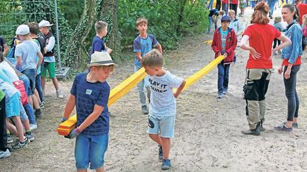 Fleißige Handwerker. Noch stehen nicht alle Gebäude in der Stadt der Kinder, es wird fleißig gebaut. Am Freitag wird der kleinen Ortschaft offiziell das Stadtrecht verliehen.