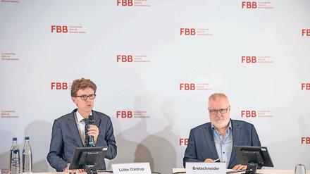 Viele Baustellen. Flughafenchef Engelbert Lütke Daldrup (l.) und Aufsichtsratschef Rainer Bretschneider hatten viel zu besprechen. Auch der neue Betriebsleiter der Flughäfen Tegel und Schönefeld wurde bekanntgegeben.