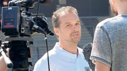 Und wieder im Fokus jenseits des Spiels. Babelsbergs Cheftrainer Almedin Civa muss erneut Position zu einem Sportgerichtsurteil gegen seinen Verein beziehen. Und er hat eine klare Meinung.