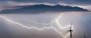 Heftige Gewitter gingen in den vergangenen Tagen auch im brandenburgischen Jacobsdorf (Oder-Spree). In der Nacht ist ein schweres Gewitter über Berlin und Brandenburg gezogen. Doch nach Angaben der Meteorologen war es in Brandenburg in diesem Sommer immer noch schöner als anderswo in Deutschland.