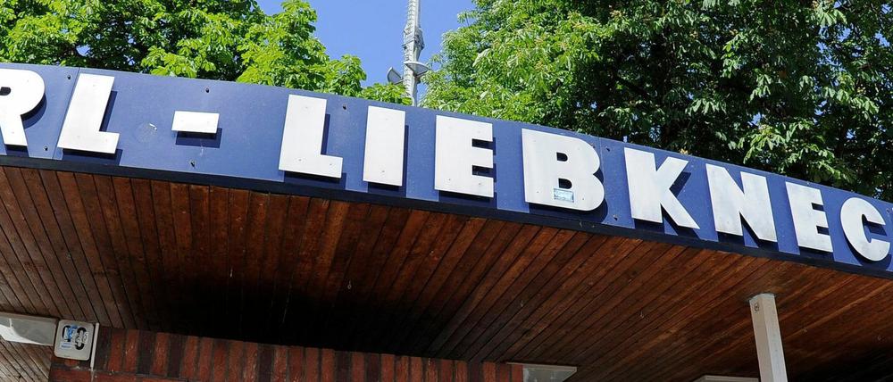 Ganz zugeschlossen muss das Karl-Liebknecht-Stadion wohl nicht werden - nur ob noch Drittliga-Fußball gezeigt wird, ist mehr als offen. Die Stadt will den Verein retten - wieder einmal.