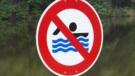 Baden verboten: Ab heute gilt dieser Hinweis auch für den Fahrländer See in Potsdam.