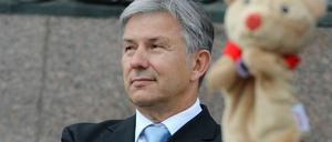 Bärentheater. Berlin ist nicht leicht zu regieren – und manchmal geht es zu wie im Kasperltheater, wie hier bei der Wiedereröffnung der sanierten Siegessäule. Klaus Wowereit hat trotzdem zehn Jahre als Senatschef durchgehalten. Und hat offenbar noch nicht genug davon.