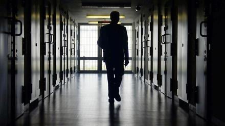 Im Zellentrackt der Justizvollzugsanstalt (JVA) im Luckauer Ortsteil Duben (Dahme-Spreewald).