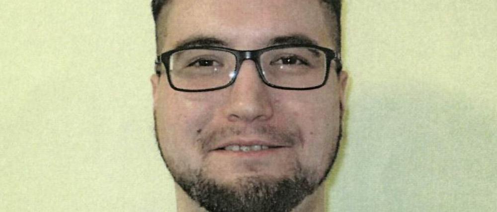 David S. ist in Brandenburg (Havel) aus dem Maßregelvollzug entwichen. Die Polizei bittet um Hinweise, warnt jedoch davor, den Mann festzuhalten oder anzusprechen.