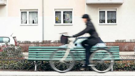 Rücksicht! Radfahrer in Potsdam werden durch die Verkehrssituation oft auf die Gehwege gezwungen. Gegen Fußgänger sind sie aber die stärkeren Verkehrsteilnehmer.
