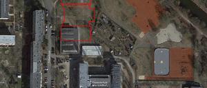Neu statt saniert: Anders als zunächst geplant wird die alte Halle durch den Neubau (roter Rahmen) ersetzt. Unten im Bild steht die Schilfhof-Schule.