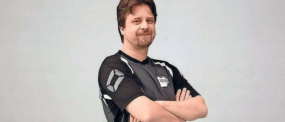 Humor hilft. Uni-Absolvent Ralf Wunderlich kommt beim Team gut an.