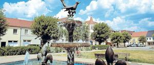 Wasserfreuden. Auch der Elsterbrunnen hat wieder genug Wasser.