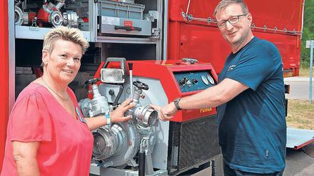 Nun hauptberuflich. Jens Heinze mit Fachbereichsleiterin Debra Reußner