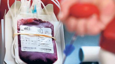 Mangelware. In der Urlaubszeit spenden zu wenige Menschen Blut.