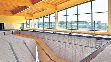 Auf dem Trockenen. Seit Ende 2014 wird an der Therme in den Havelauen nicht mehr gebaut. Ursprünglich sollte sie 2012 eröffnen, jetzt soll es im Frühjahr 2021 so weit sein.