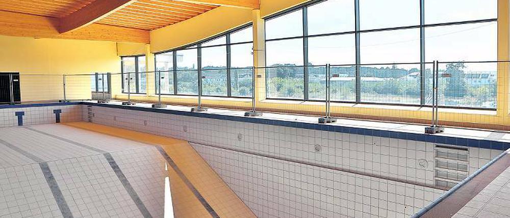 Auf dem Trockenen. Seit Ende 2014 wird an der Therme in den Havelauen nicht mehr gebaut. Ursprünglich sollte sie 2012 eröffnen, jetzt soll es im Frühjahr 2021 so weit sein.