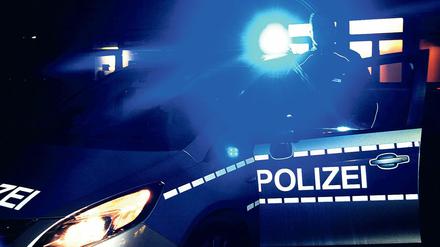 Zufallstreffer. Den Schläger aus Nuthetal nahm die Polizei vorläufig in Gewahrsam. Bei einer Durchsuchung der Person fanden sie zudem ein Tütchen mit Drogen. Foto: Kitty Kleist-Heinrich
