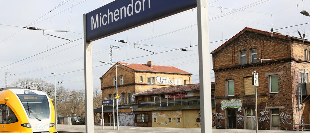 Ein Thema, das den Ort bewegt: Mehr als zehn Jahre lang soll die SRS-Verwaltung die Gemeinde um einen Teil ihrer Mieten geprellt haben.