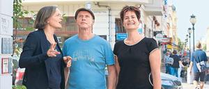 Im Dialog. HOT-Intendantin Bettina Jahnke, Kommunikationsleiter Björn Achenbach und Dramaturgin Alexandra Engelmann in der Innenstadt.