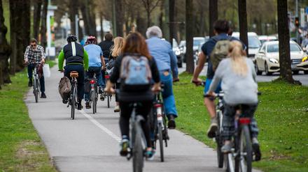 Fahrrad statt Auto. Einzeln oder in Teams können sich die Teilnehmer für die Aktion anmelden. Das Ziel ist, das Fahrrad stärker in den Alltag zu integrieren.