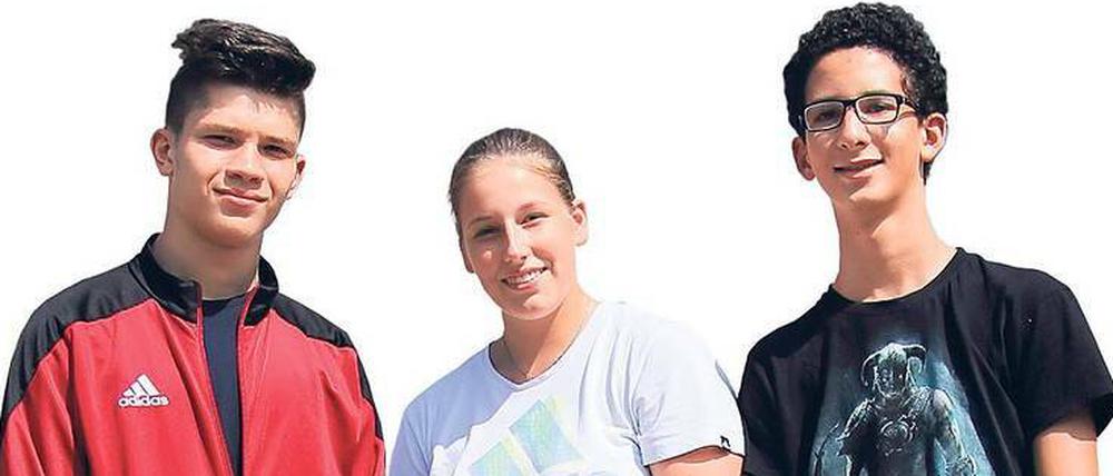 Cedric, Janine und Gabriel (v.l.n.r.) alle drei - noch - 15 Jahre alt, lernen in der zehnten Klasse an der Friedrich-Wilhelm-von-Steuben-Gesamtschule im Kirchsteigfeld. Gabriel wird am 23. September als 16-Jähriger seine Stimme abgeben dürfen.