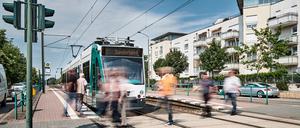 Der im Rahmen der Weltpremiere vorgestellte Erprobungsträger einer autonomen Tram ist nicht für den kommerziellen Einsatz ausgelegt. Ziel des Entwicklungsprojekts ist es, die technologischen Herausforderungen des autonomen Fahrens unter realen Einsatzbedingungen zu erfassen, Lösungsansätze dafür zu entwickeln und zu testen. Gemeinsam mit ViP ist bereits eine Fortführung der Zusammenarbeit im Gespräch.