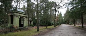 Der verstorbene Showmaster Dieter Thomas Heck wurde auf dem Südwestkirchhof in Stahnsdorf beigesetzt.