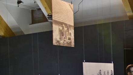 Kraft des Medialen. Die Rauminstallation  "Beiderseits der Oder" im HBPG Potsdam