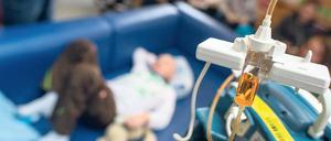 Zur Krankheit kommt die Unsicherheit. In Brandenburg wurden nun zwar elf Krebspatienten identifiziert, denen mutmaßlich aus griechischen Krankenhäusern gestohlene Arznei verabreicht wurde. Ob diese darüber in Kenntnis gesetzt wurden und ob die Medikamente voll wirksam waren, ist unklar. 