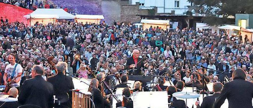 Das Konzert des Filmorchesters Babelsberg auf dem Winzerberg.