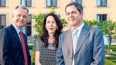 Teamgeist. Karsten Danzmann , Alessandra Buonanno und Bruce Allen vom Albert-Einstein-Institut (v.l.). Foto: Sebastian Gollnow, dpa